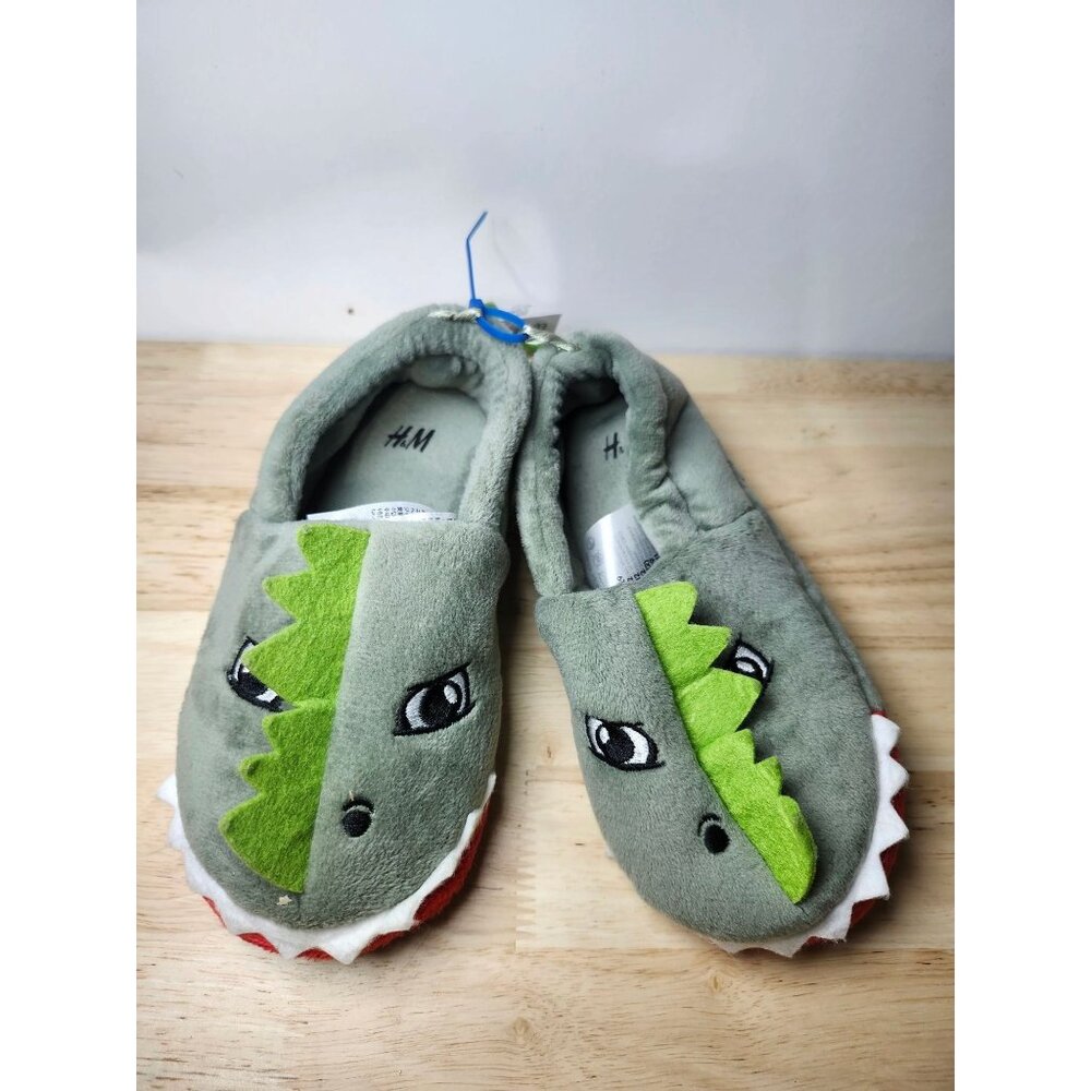 H&M Dino US size 11-12